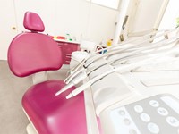 ¿Cómo limpiar tus alineadores Invisalign correctamente?