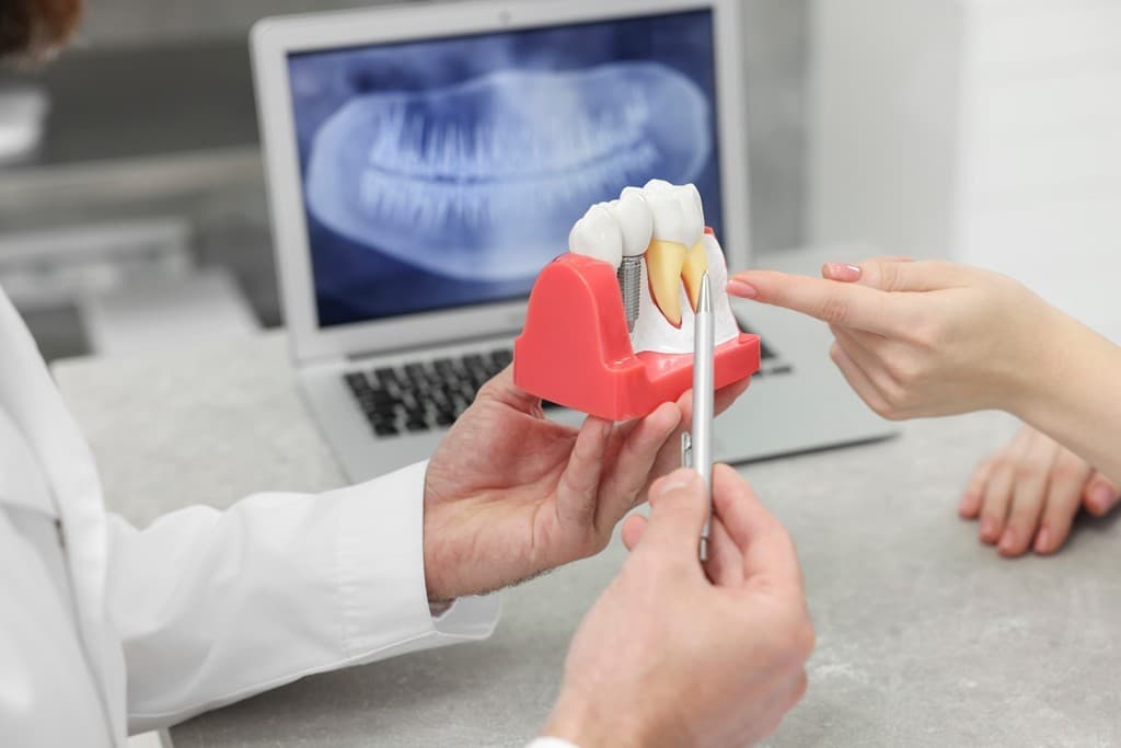 Implante dental en Baiona