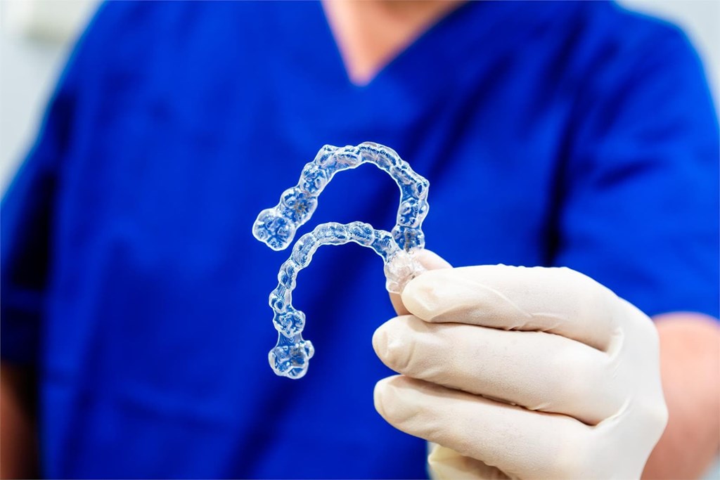 ¿Se puede utilizar la ortodoncia invisible en casos complejos de corrección dental?